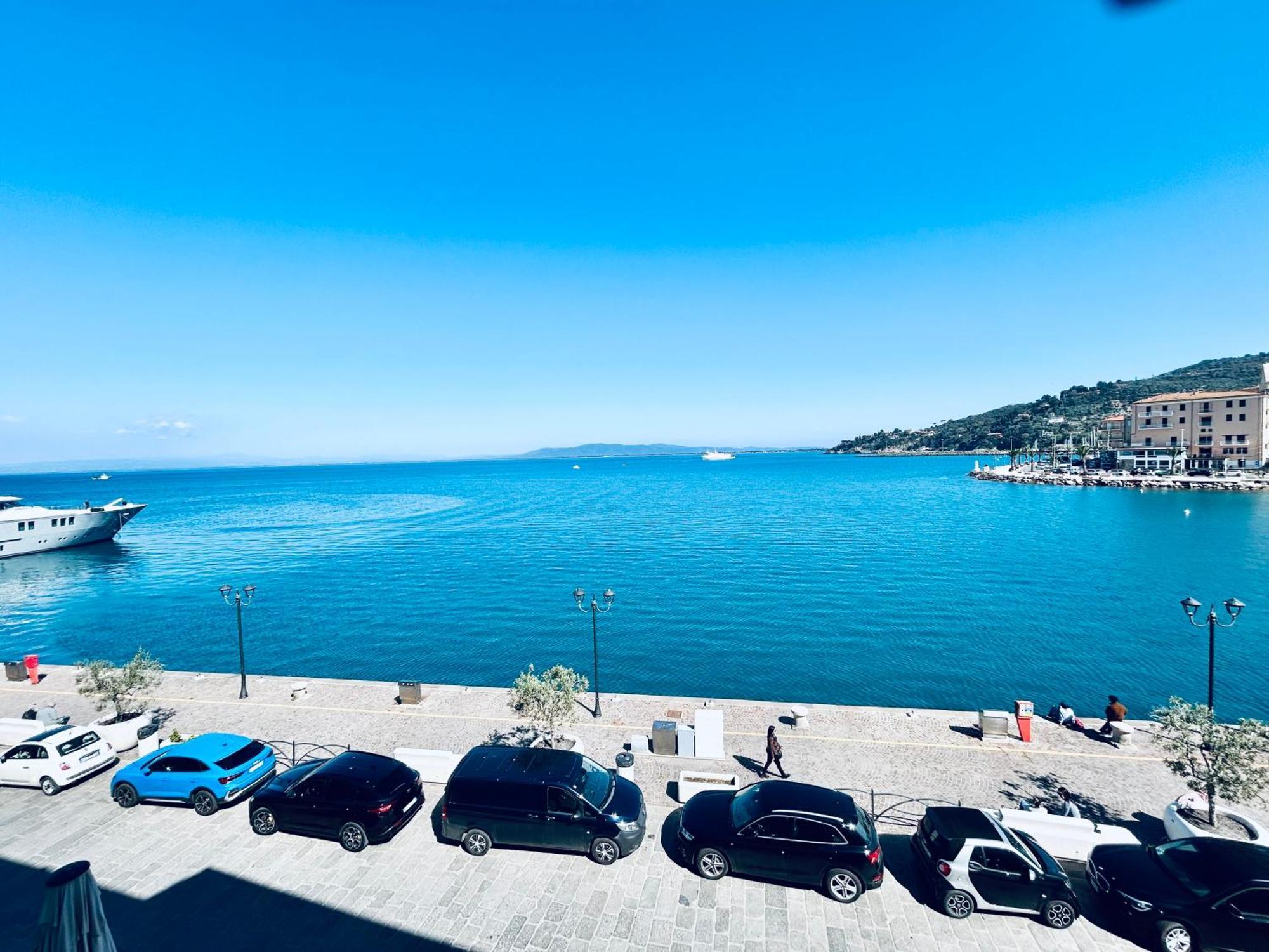 Molo 28 Beach Parking Ac Porto Santo Stefano  Esterno foto