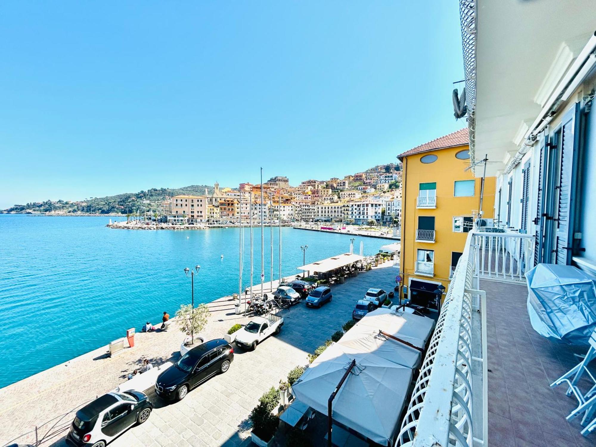 Molo 28 Beach Parking Ac Porto Santo Stefano  Esterno foto