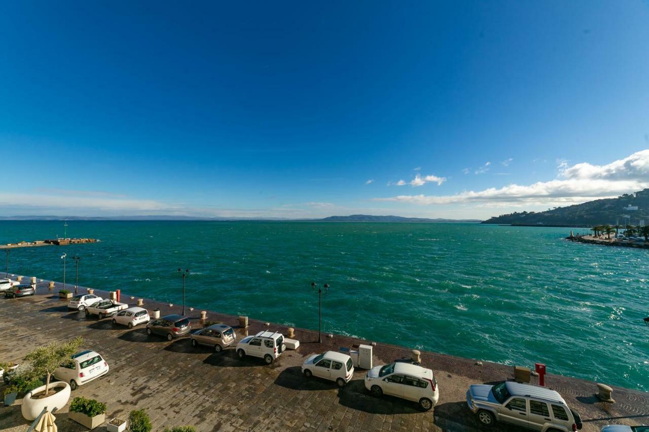 Molo 28 Beach Parking Ac Porto Santo Stefano  Esterno foto